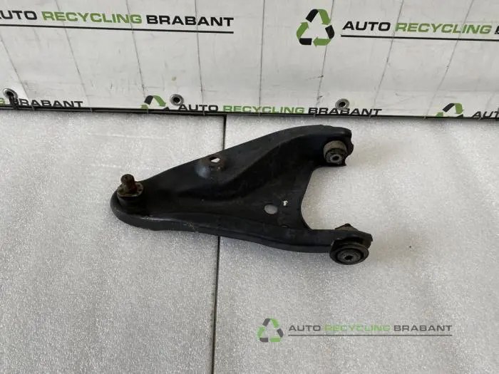 Draagarm rechts-voor Dacia Sandero