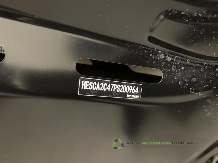 Motorkap - 691d479b-28ad-49ac-bf36-83eac7259082.jpg