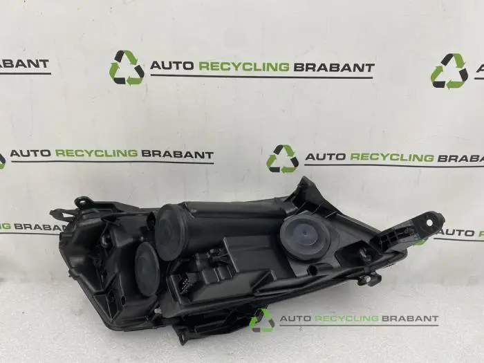 Koplamp links - 16f646ef-39e8-49f3-a330-8bb5fc847275.jpg