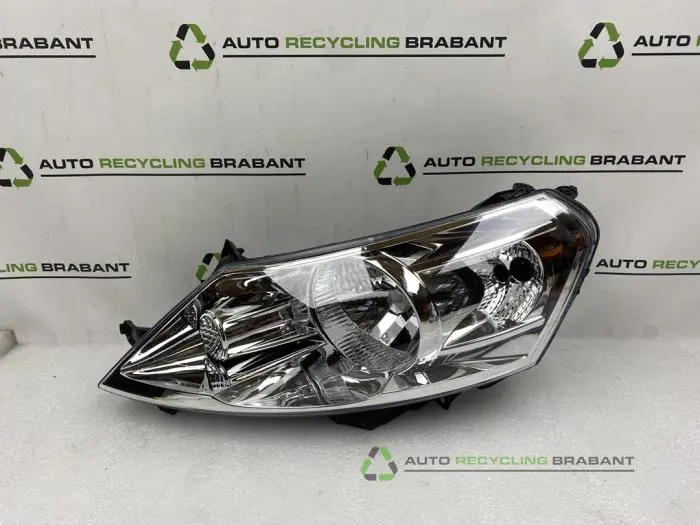 Koplamp links - 241aee6e-b64e-4654-8469-851061627459.jpg