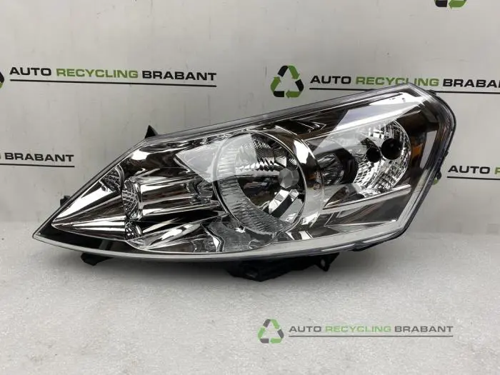 Koplamp links - e7e4eead-ee2b-46b3-b951-a3e220056700.jpg