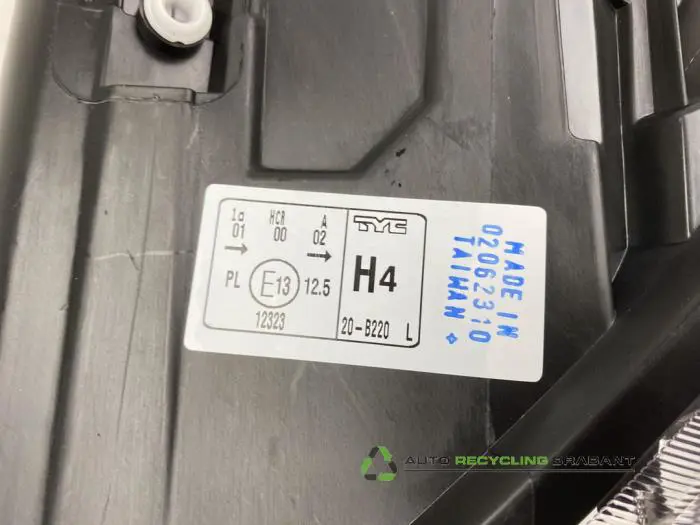 Koplamp links - fd796bfe-3c8b-450c-b792-629bf27271a7.jpg