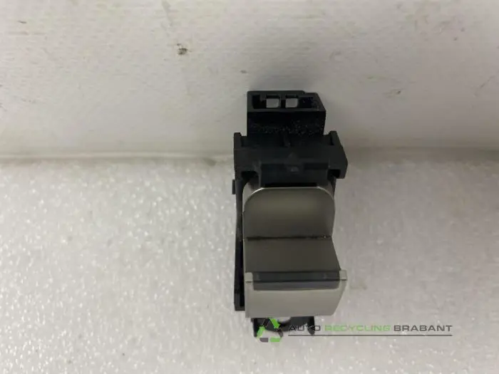 Electric window switch - 6ce31c33-f13d-4f95-8c60-78cd892f3635.jpg
