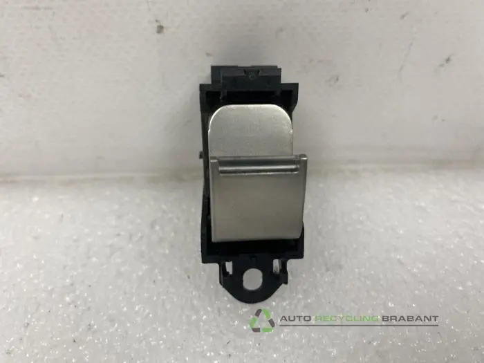 Electric window switch - acfb0c5c-26bb-442f-98b1-e353bc7ae874.jpg