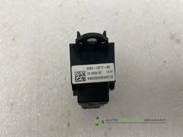 Electric window switch - bf88516f-1b40-4073-a8b1-9fd2de9f9351.jpg