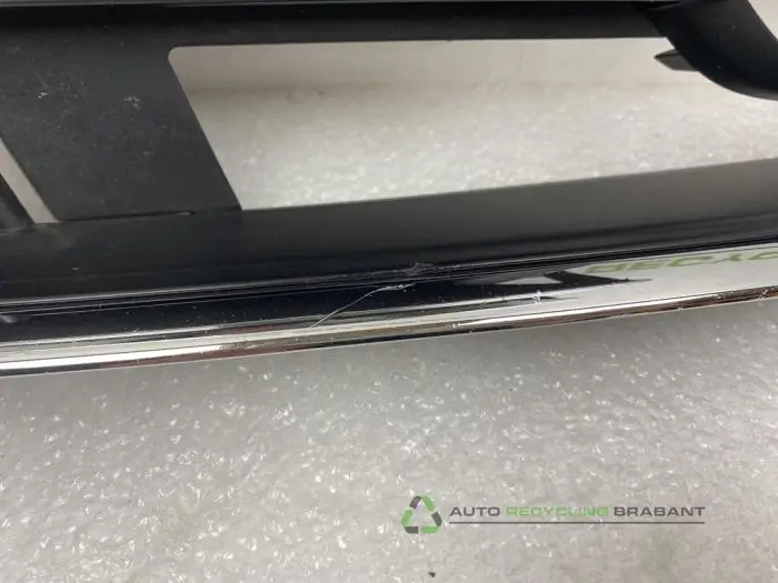 Bumper grille - 3b3e57d9-c6bf-4a04-8336-66efd04c8fd3.jpg