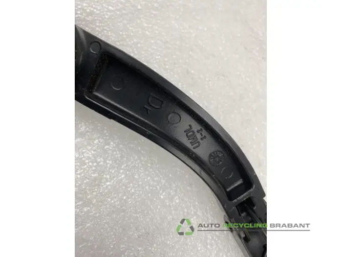 Ruitenwisserarm voor - 6a3de9e3-9aa2-423b-bc85-c93ffe0f69f9.jpg