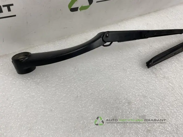 Ruitenwisserarm voor - e58c5f8c-bbad-46a3-99c5-078d02b4083e.jpg