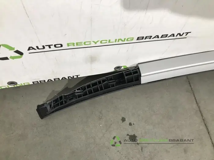 Dachreling rechts - 319c9f80-dce8-4dd6-b0c2-686758c50e94.jpg