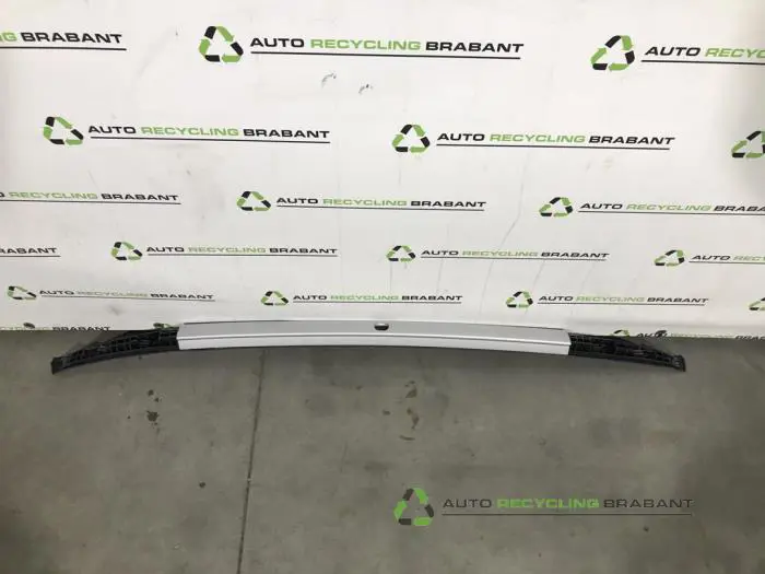 Dakrail rechts Kia Niro