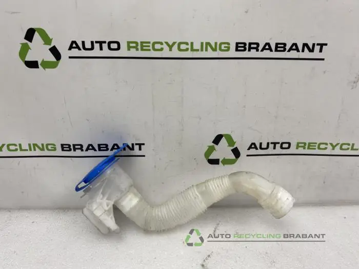 Ruitensproeiertank voor Volkswagen Passat