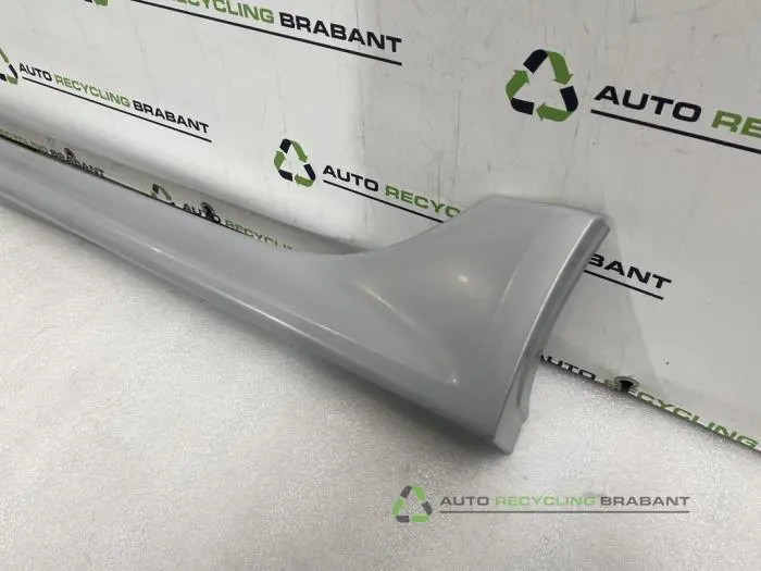 Dorpel links - 3625e864-16eb-449a-8a2c-2f03ca45a435.jpg