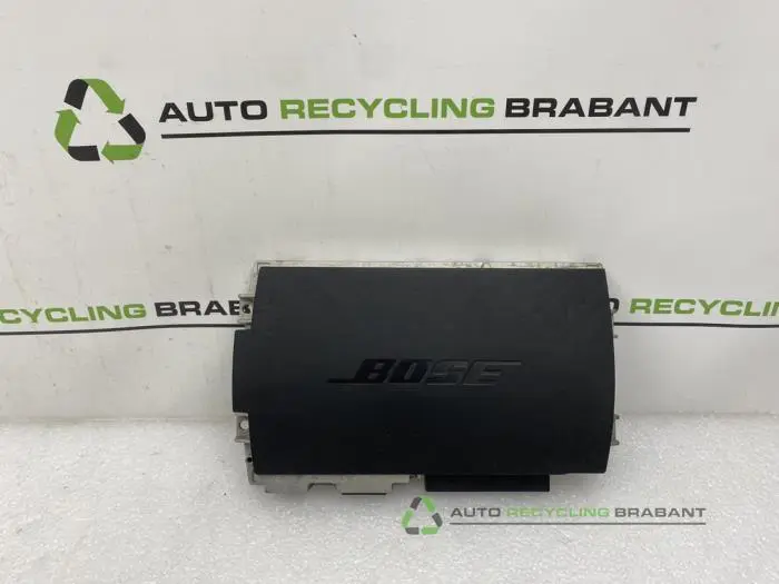 Radio versterker Audi A6