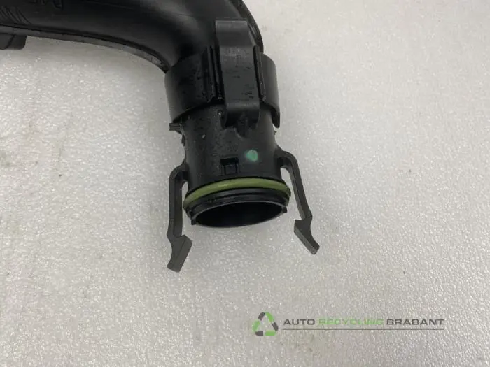 Intercooler hose - 2057e6f1-b2ae-4a03-811e-5377386e2f7b.jpg