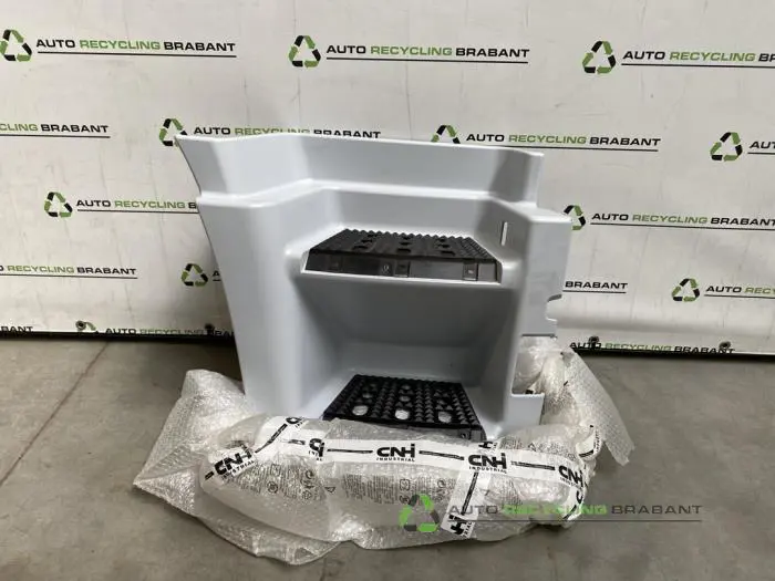 Treeplank rechts Iveco Stralis