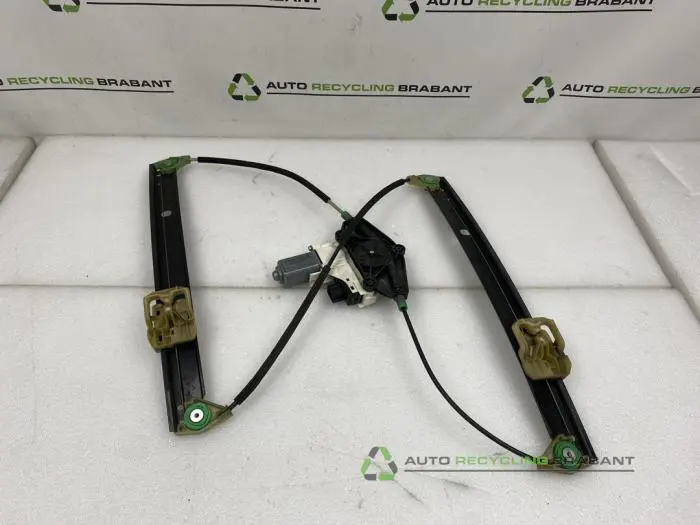 Ruitmechaniek 4Deurs rechts-voor Audi A4