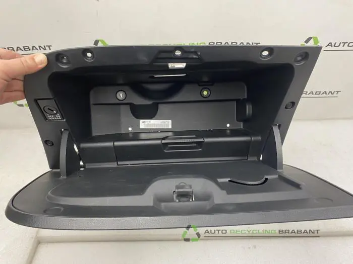 Dashboardkastje - 322439fd-2c34-4ad7-9865-56f7b9c735ed.jpg