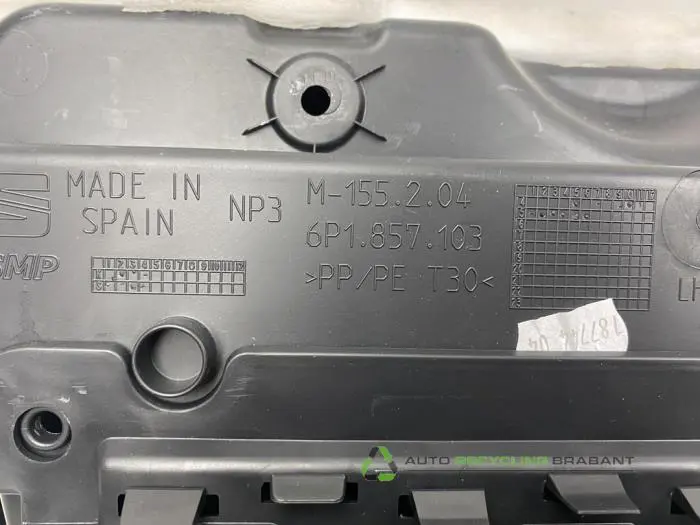 Dashboardkastje - 356e182b-4d2c-4160-af5d-5b2a8837f86c.jpg