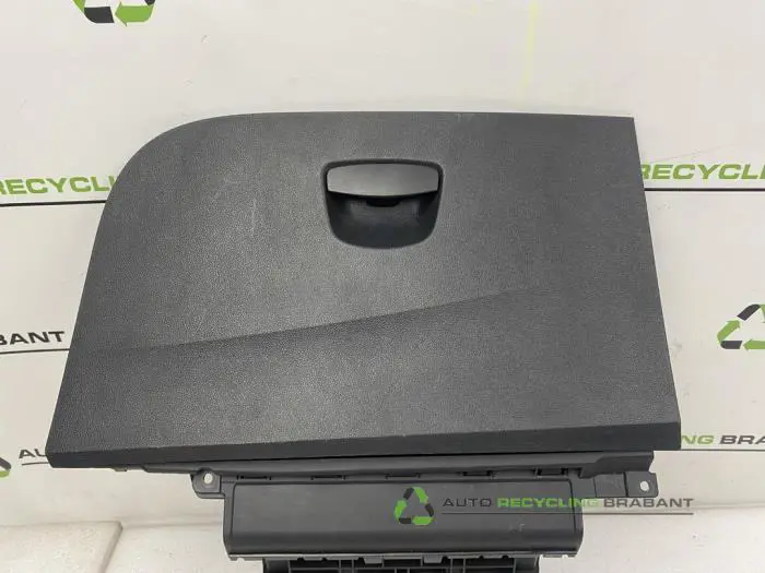 Dashboardkastje - 74984318-ca56-4e37-85fc-cff50a4e0665.jpg