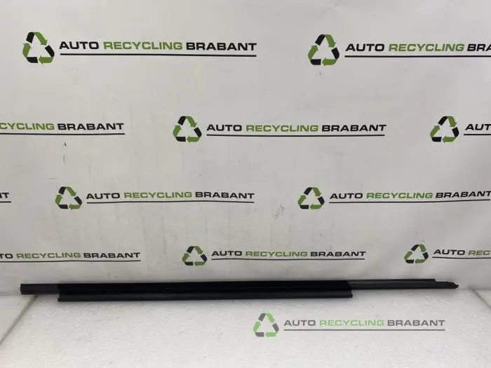 Zierleiste - b56608c6-7e3d-4a79-82b7-11ff024c137d.jpg