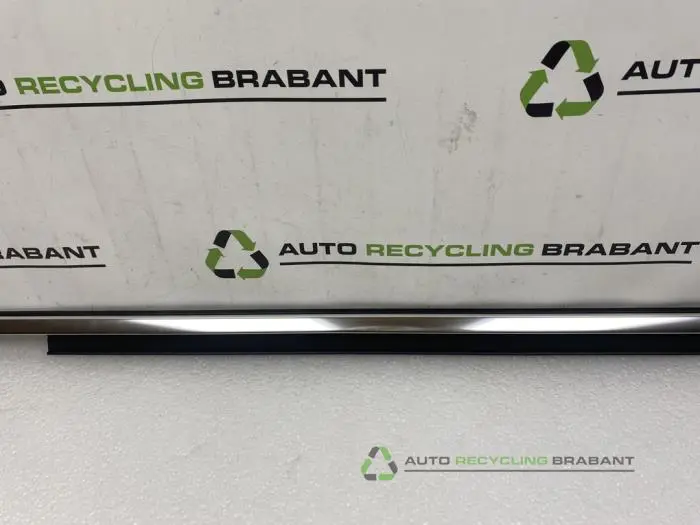 Zierleiste - ed556f83-8c6d-40fd-b17f-d83c176c298b.jpg