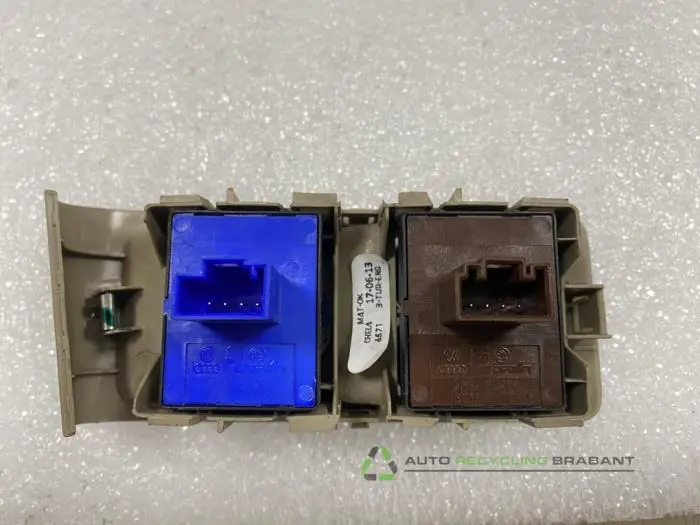 Electric window switch - 47730164-00ea-47fb-8767-d0abdbf41fe2.jpg