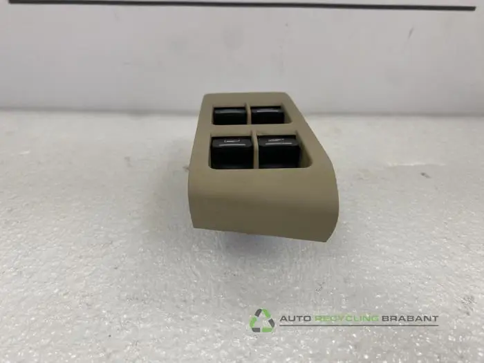 Electric window switch - cd76e1ee-d495-48c8-9a6b-1106efc5d15c.jpg