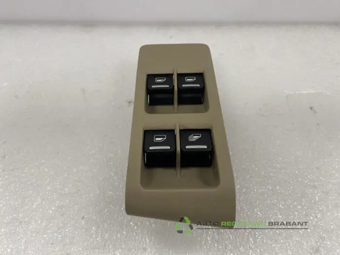 Electric window switch - d77b69e4-30e9-4561-ac14-9a621db05a9c.jpg