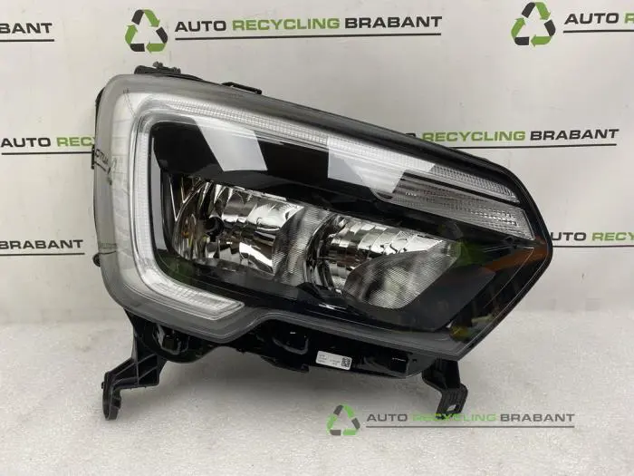 Headlight, right - 2a62a6ab-89f6-451c-b3d2-04b0615dc15a.jpg
