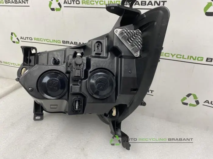 Headlight, right - 9dfb4cc3-b636-4f94-911e-2c247afc1700.jpg