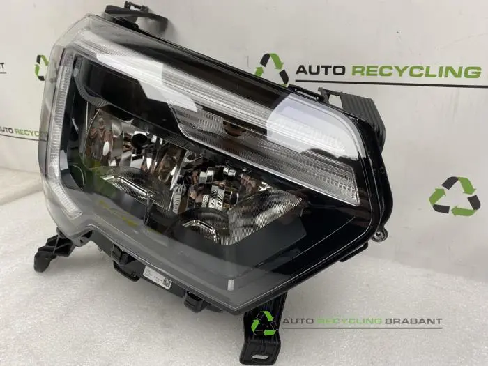 Headlight, right - bc0adbcc-e6ee-469e-ac16-e93750a92502.jpg