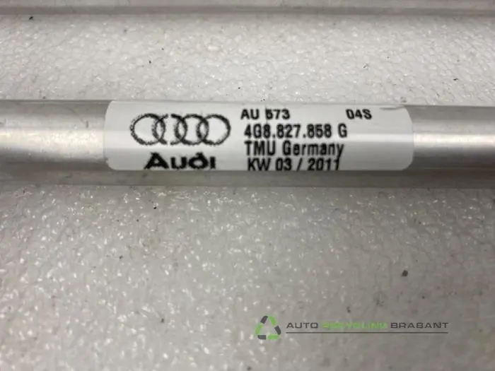 Gasdemper links-achter - 3b667a77-eda3-4f54-a0ca-ae672ffc9b77.jpg