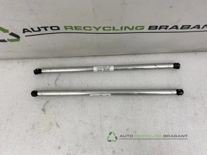 Gasdemper links-achter - 6faaf79b-233d-4260-bbbd-71a6fd77dbd0.jpg