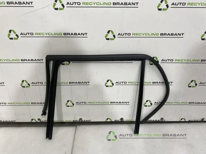 Portierrubber 4Deurs rechts-achter - 13fabb66-249d-426e-865b-6fa05c25c490.jpg