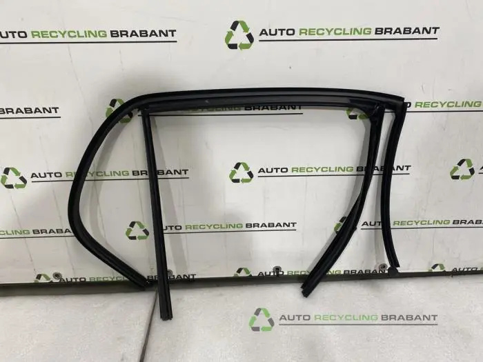 Portierrubber 4Deurs rechts-achter - 5a411f47-8a0a-4439-b489-4537ab2b2e9c.jpg