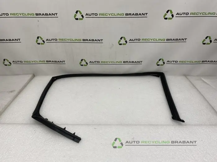 Portierrubber 4Deurs rechts-achter - fae4eb38-e82b-4061-bd67-e2894d415cca.jpg