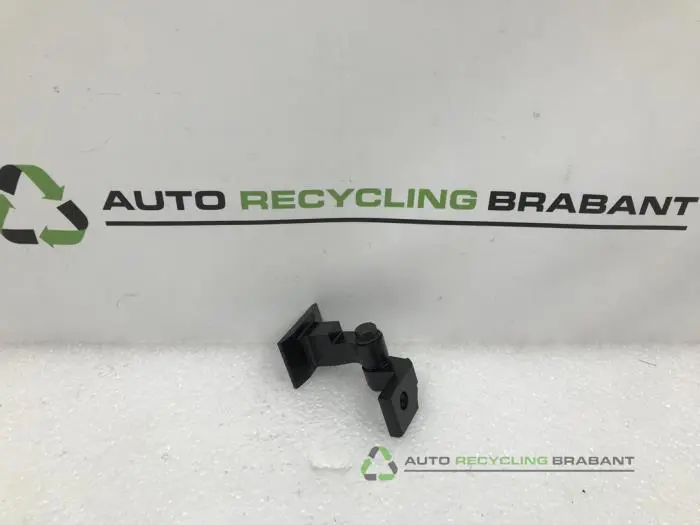 Scharnier deur links-achter BMW 1-Serie