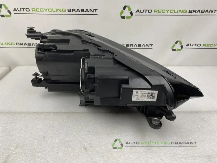 Koplamp links - 8404330a-8346-4891-a39c-28e6b1980b3a.jpg