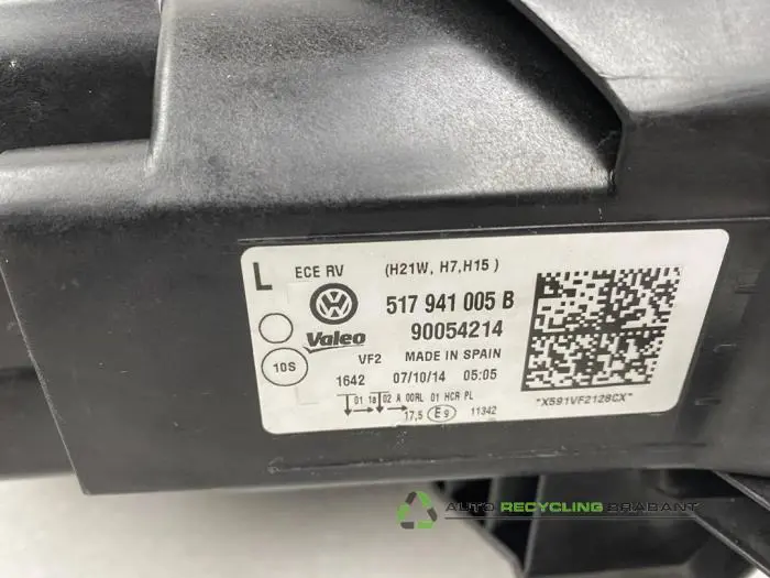 Koplamp links - e78e3038-9bf9-4303-94ec-e97082bd57c4.jpg