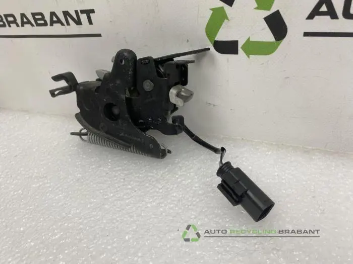 Bonnet lock mechanism - 5ae6e09b-527e-4794-9317-365cf5f80d9c.jpg