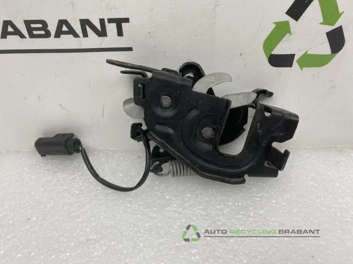 Bonnet lock mechanism - 8aa9603a-fe81-47af-b3c9-b2bf684e7b77.jpg