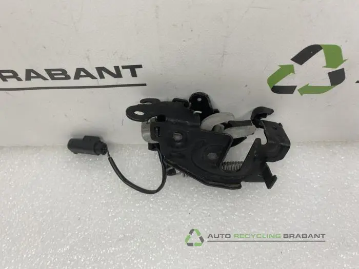 Bonnet lock mechanism - ba08a30c-d205-4440-a0b2-77f28a60195d.jpg