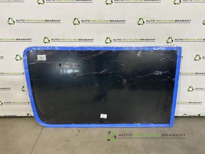 Side loading-door window Volkswagen Crafter