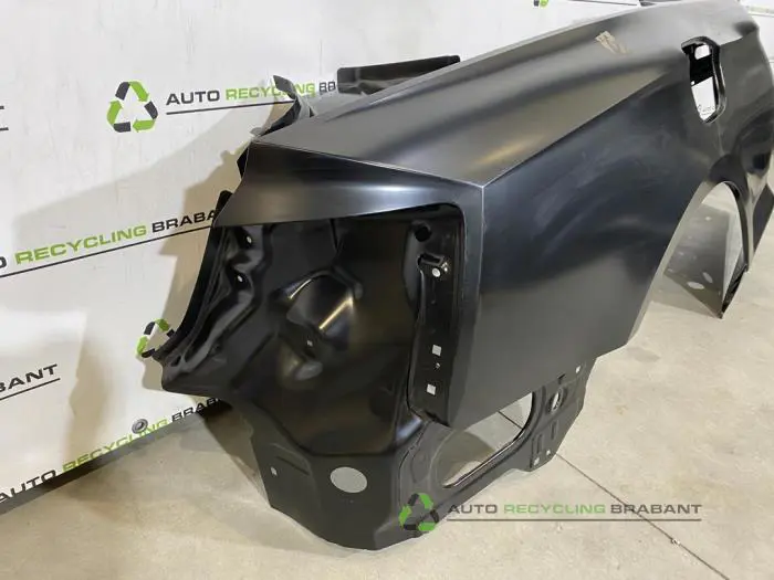 Right side of bodywork - 17fa92e6-fce9-4c1d-98e6-86a6a2a87fa6.jpg