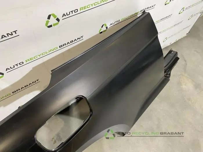 Right side of bodywork - 745a3ad9-30e5-41c2-8d4a-b058dc9dae31.jpg