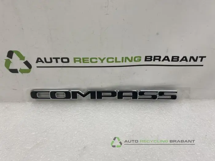 Embleem Jeep Compass