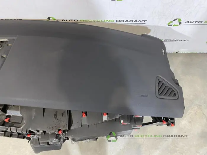 Dashboard - 0a891b29-9259-466a-b096-0e07b150dc95.jpg