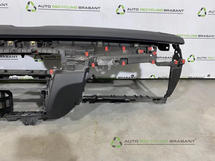 Dashboard - 1041ddf1-1878-47d7-b54b-338c90b4f70d.jpg