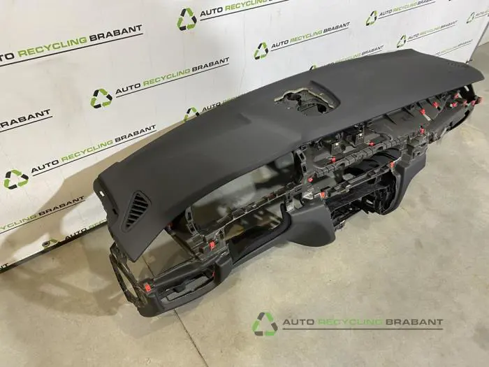 Dashboard - 827fb184-9205-4b89-8df3-a4aaaa3b9ce9.jpg