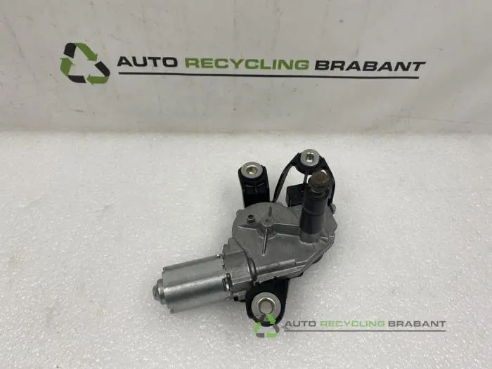 Ruitenwissermotor achter Volkswagen Golf